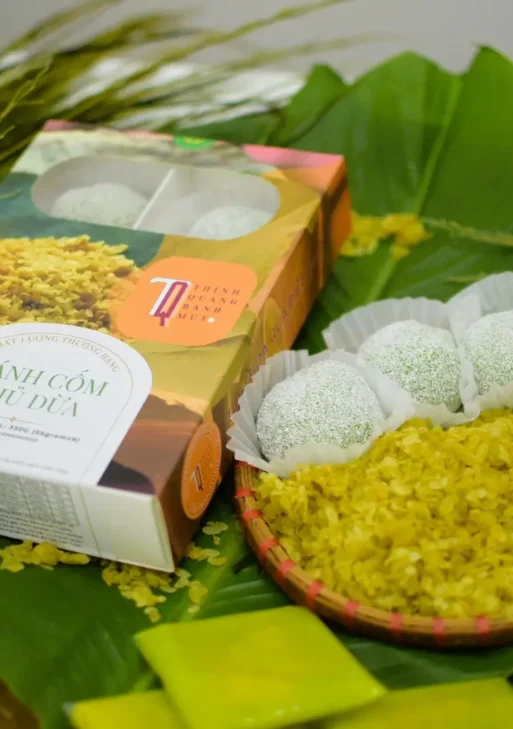 Bánh cốm phủ dừa