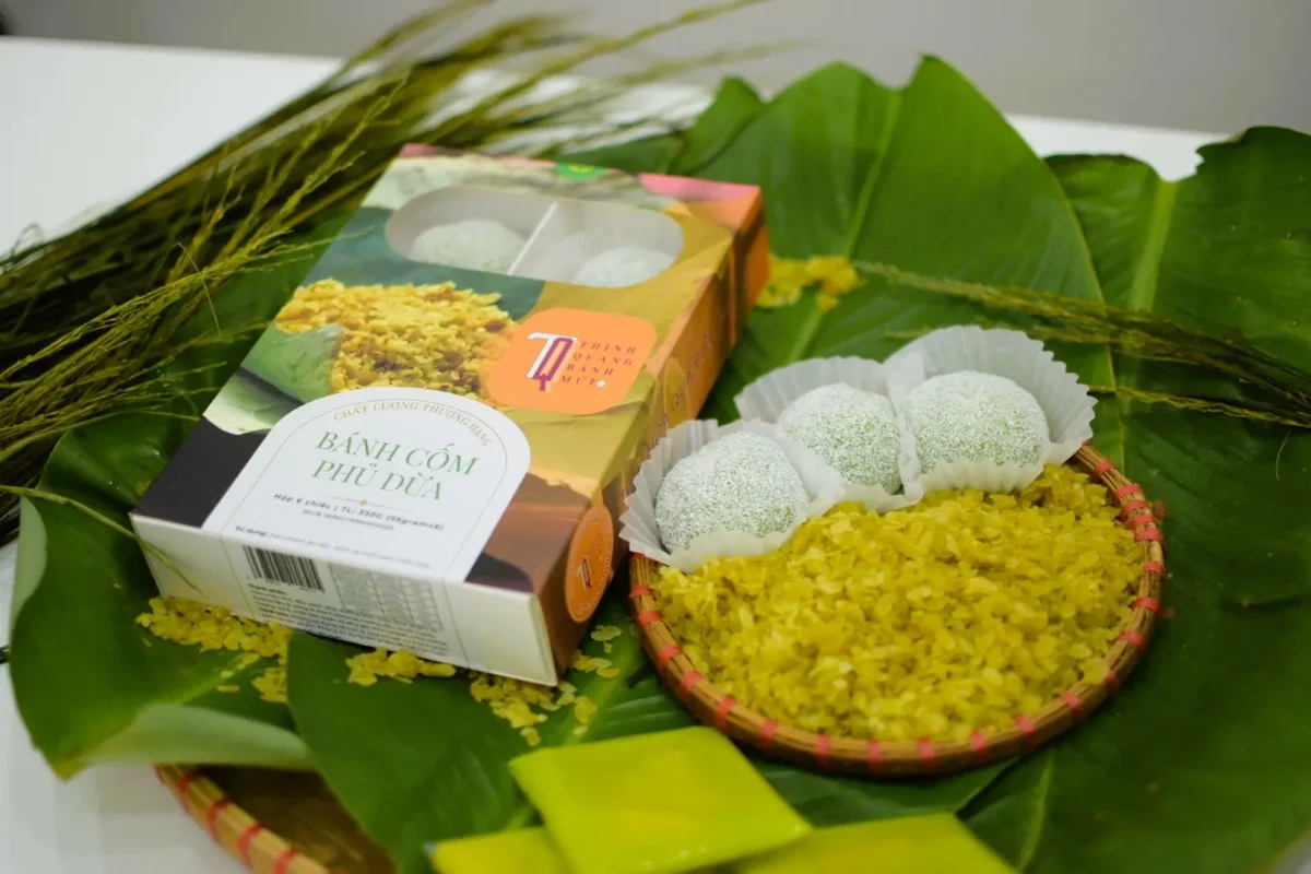 Bánh cốm phủ dừa