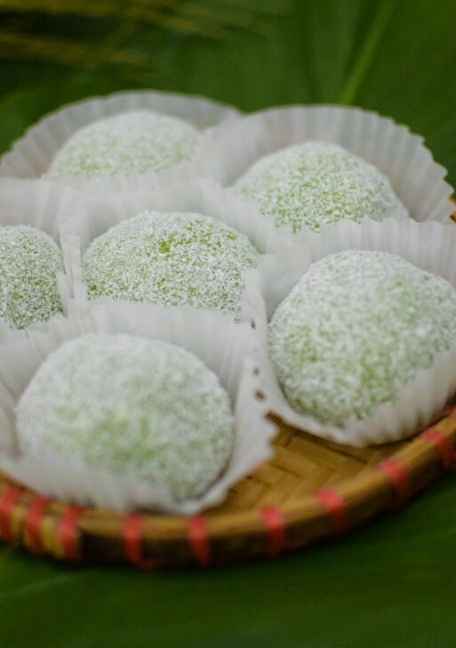 Bánh cốm phủ dừa