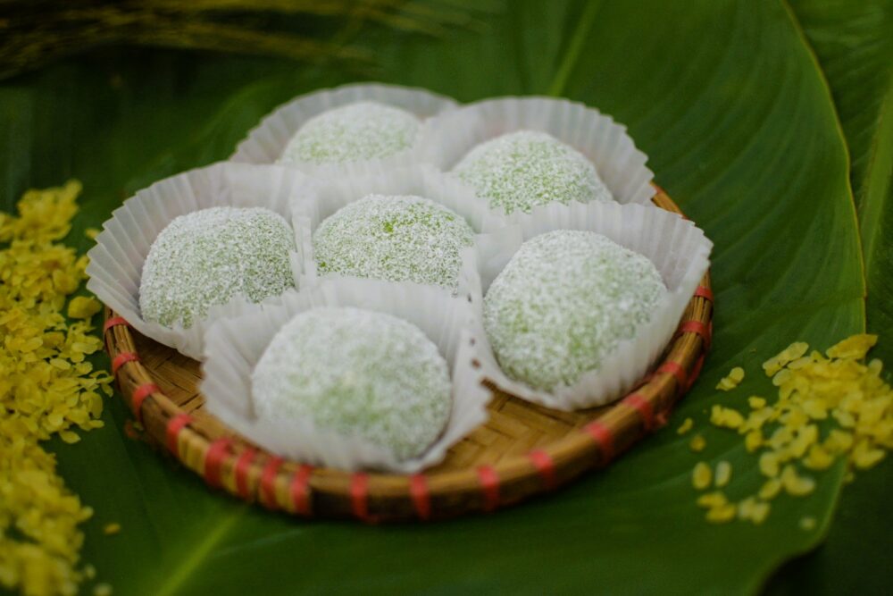 Bánh cốm phủ dừa