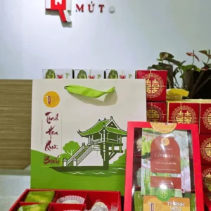 Set trà bánh cốm sen